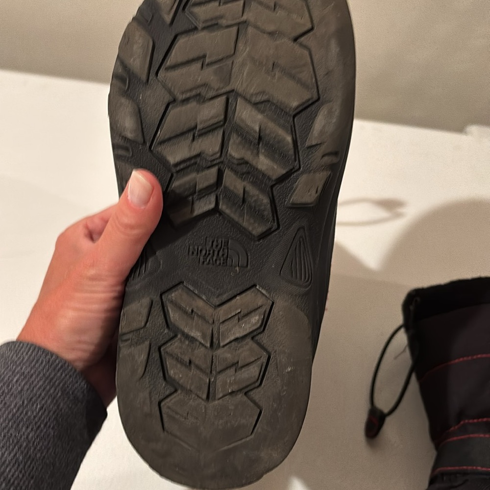 North face winter boots - Picture 2 of 3